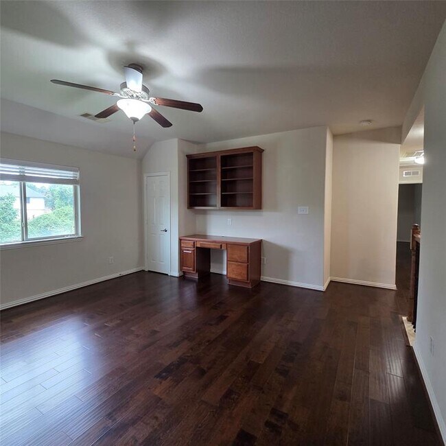 Building Photo - 26101 Brickhill Dr