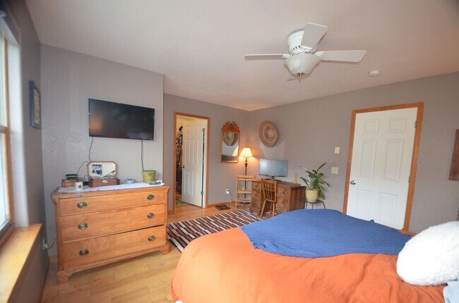 Building Photo - Placer Valley! 3bed/2.5 bath! Garage! 20 m...