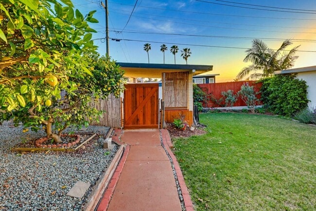 Building Photo - 3 Bedroom Home with Ocean Views in Point Loma
