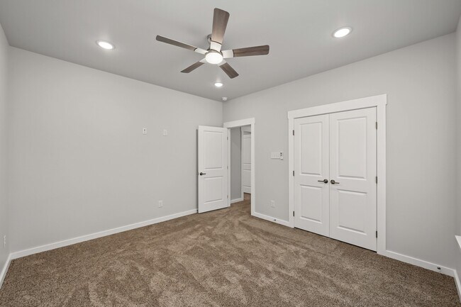 Building Photo - 117 Sun City Ln