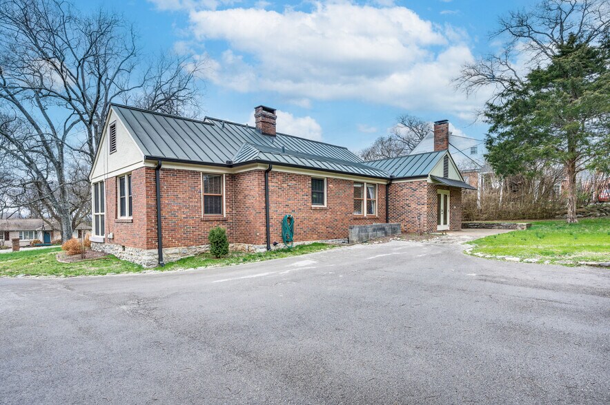 back door - 4206 Farrar Ave