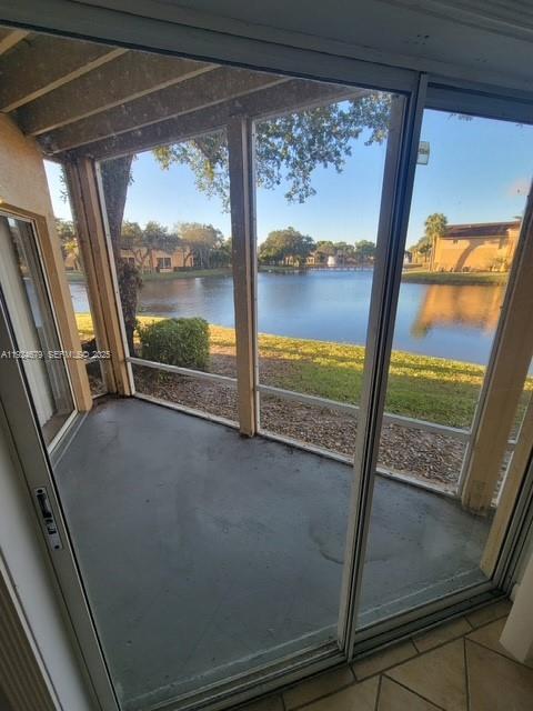 Building Photo - 4815 Via Palm Lakes