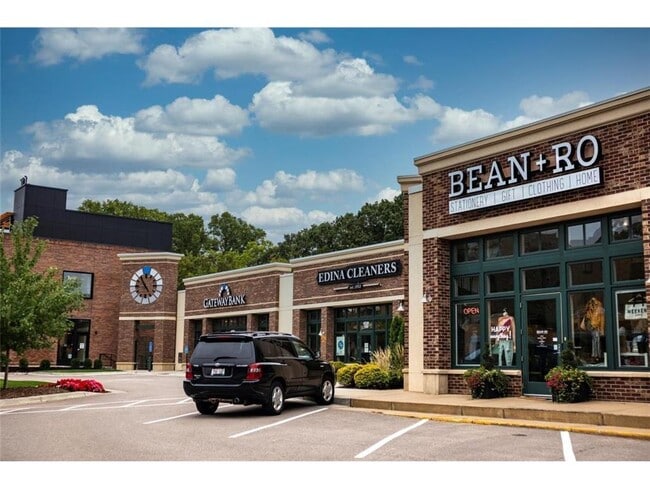 Building Photo - 4325 Chowen Ave S