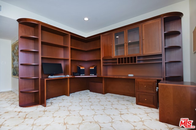 Building Photo - 1000 Granville Ave