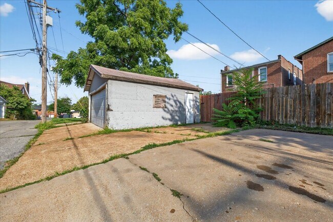 Building Photo - 3844 Gravois Ave