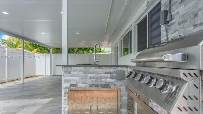 Building Photo - 11421 SW 84th St