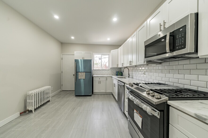 Kitchen - 3521 Indian Queen Ln