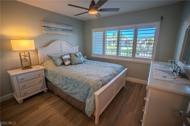 Building Photo - 26000 Hickory Blvd