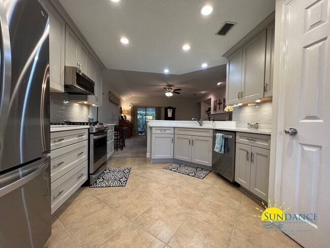 Building Photo - 451 Forest Glen Pl