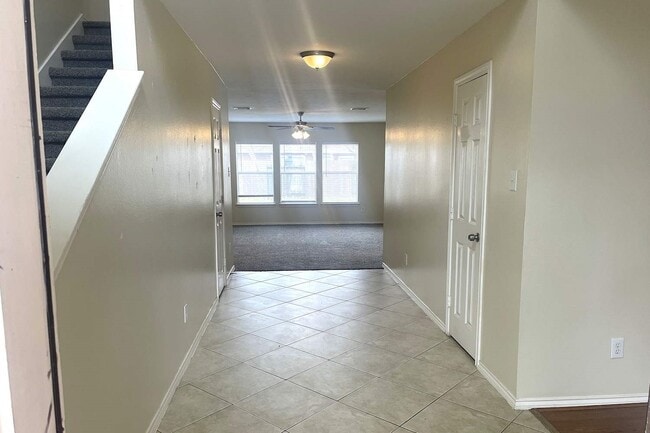 Building Photo - 3208 Waterglen Ct