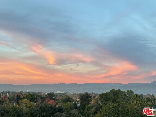 Building Photo - 11543 Sunshine Terrace