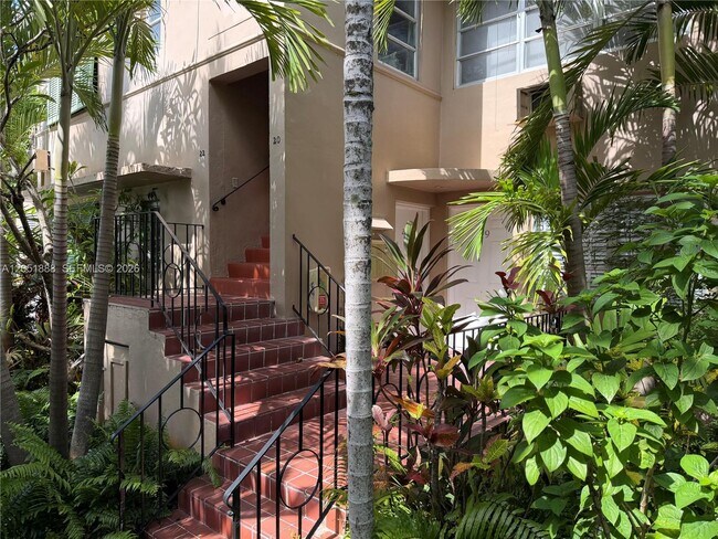 Building Photo - 42 Almeria Ave