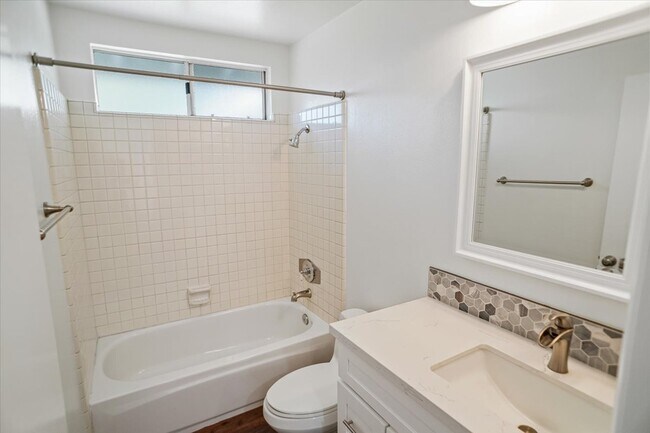 Building Photo - 27221 Camden Pl