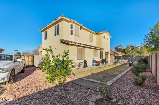 Building Photo - 1428 E Branham Ln