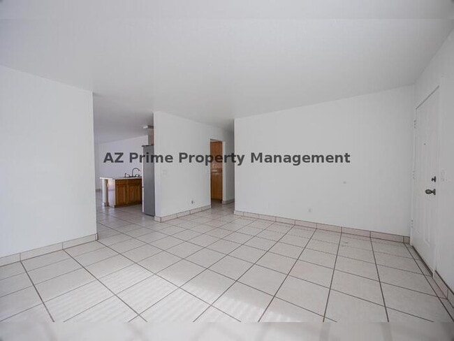 Building Photo - 10864 W Devonshire Ave