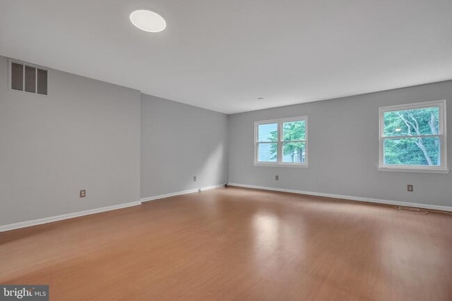 Building Photo - 2054 Forest Hill Ln