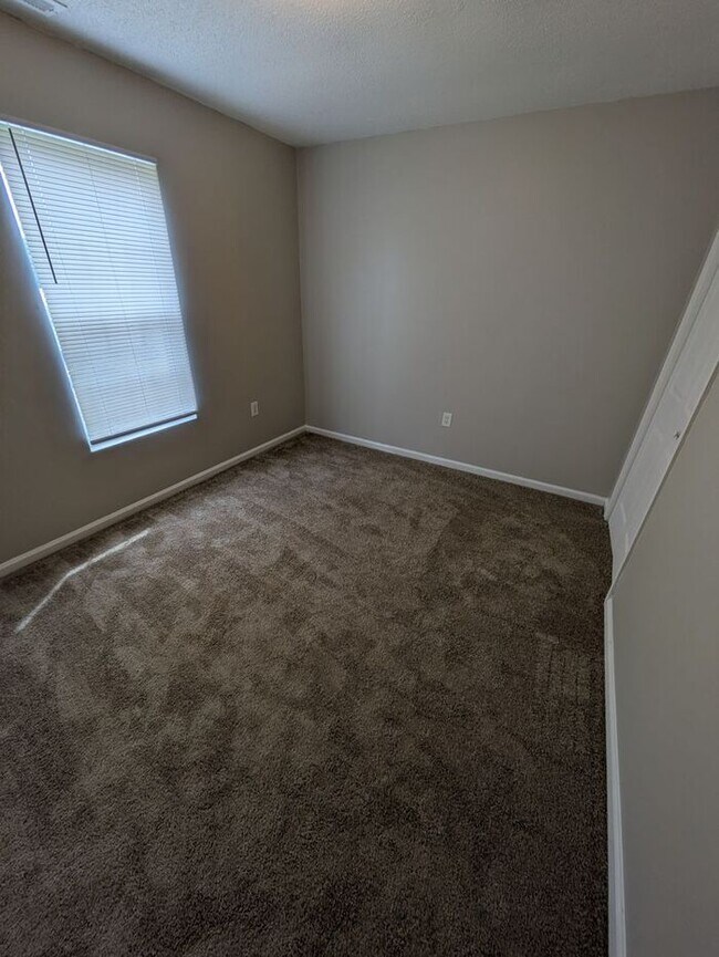 Building Photo - 2BD/1BA Unit at The Squires in Newton, NC