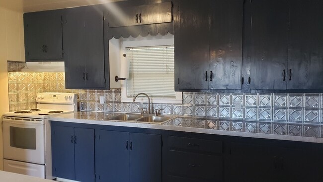 Building Photo - Charming Single Family Home In McKinleyville