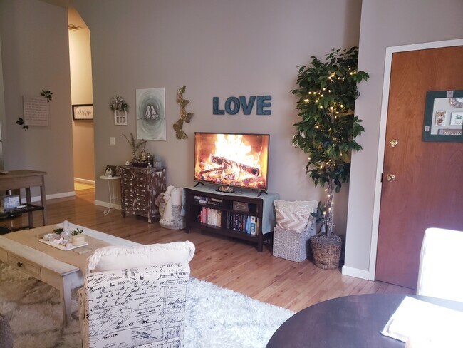 Living Room and Entry Door - 1502 Mount Vernon St