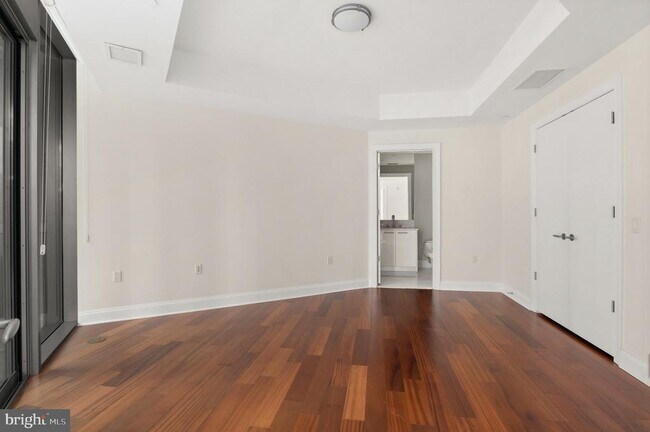 Building Photo - 1881 N Nash St