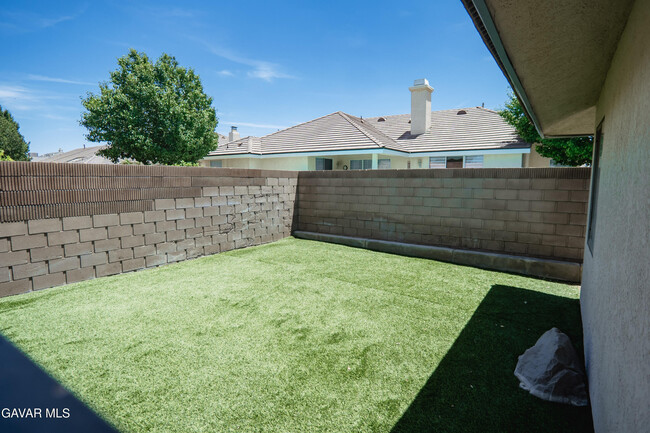 Building Photo - 43632 Colony Dr