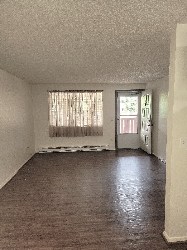 Building Photo - 228 Glenda Dr