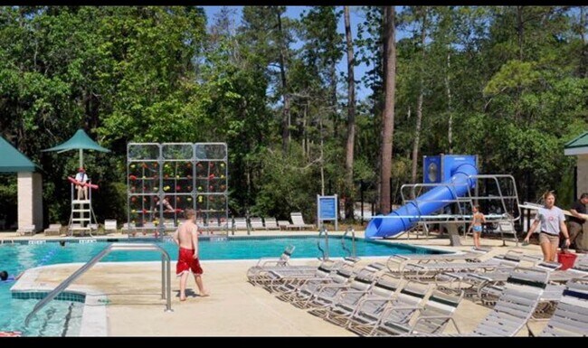 Building Photo - 1004 E Red Cedar Cir