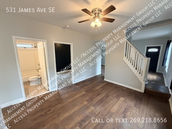 Building Photo - 531 James Ave SE