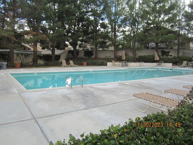 Building Photo - SPACIOUS PLACENTIA TOWNHOME