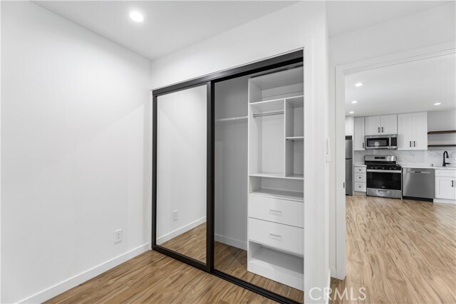 Building Photo - 742 S Stanley Ave