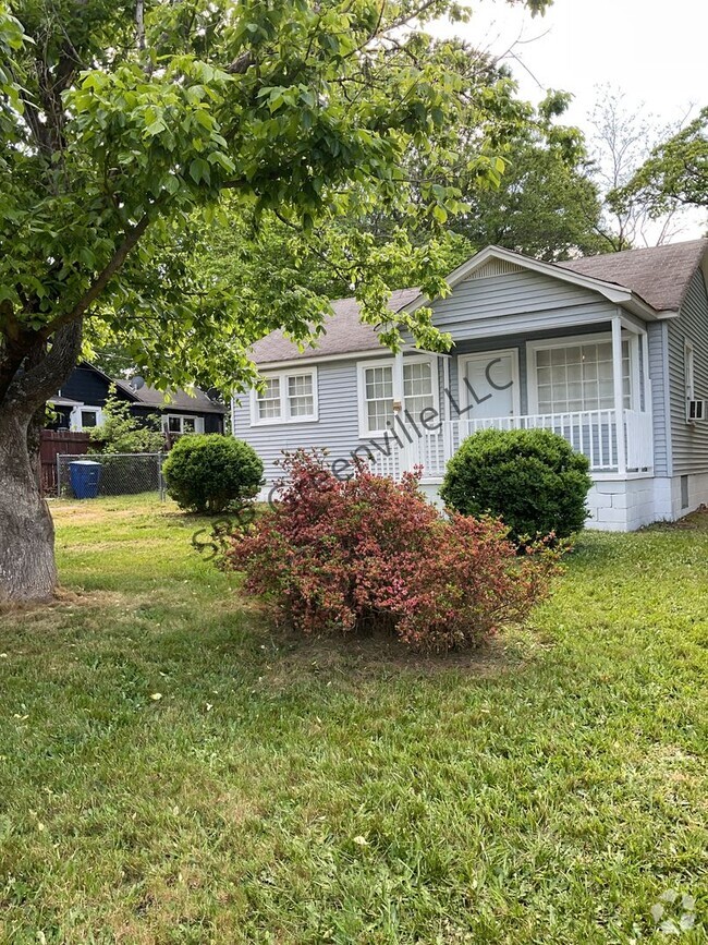 Building Photo - Newly Renovated 2 Bed 1 Bath Single Family...