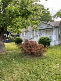 Building Photo - Newly Renovated 2 Bed 1 Bath Single Family...