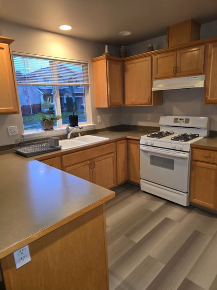 Building Photo - 12810 15th Pl W