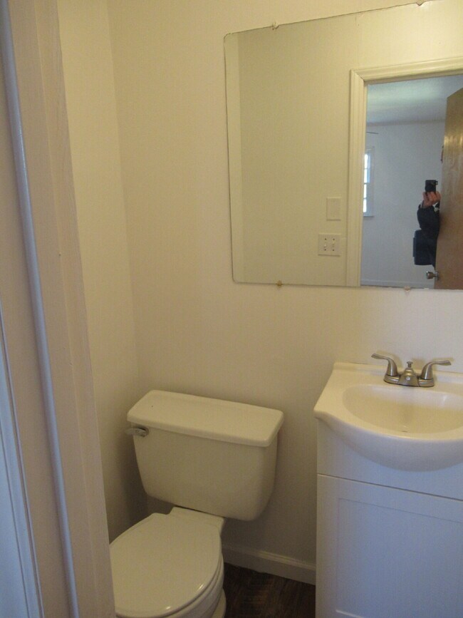 Building Photo - Charming 3-Bedroom Brick Home for Rent on the West Side of Lincolnton!