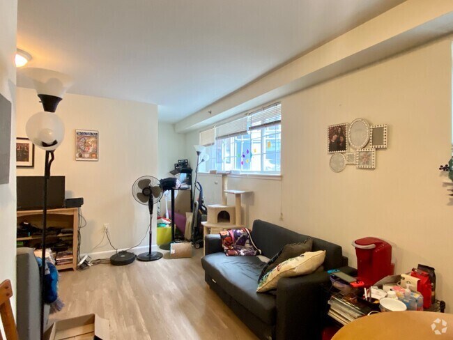 Building Photo - 15 Griggs Pl