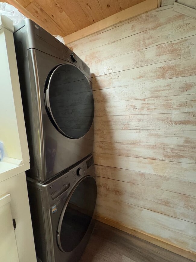 Building Photo - SEASONAL SOLDOTNA HOME!
