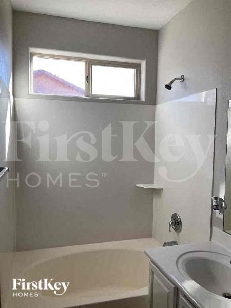 Building Photo - 873 E Cherry Hills Dr