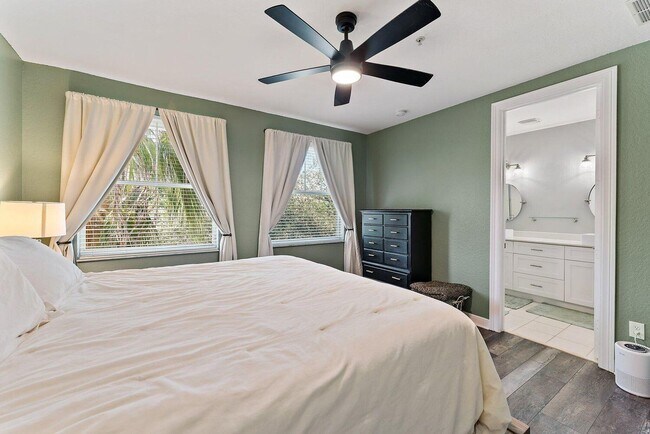 Building Photo - 500 Pacific Grove Dr