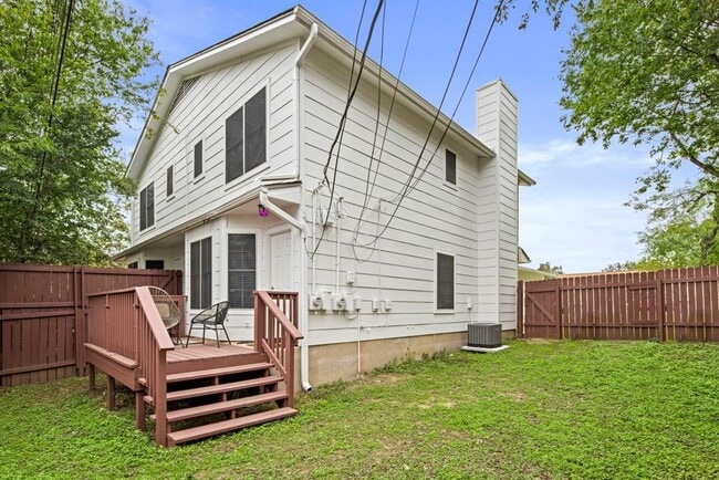 Building Photo - 2102 Kenneth Ave