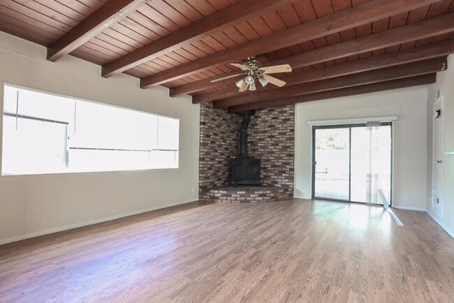 Building Photo - 1136 Erica St