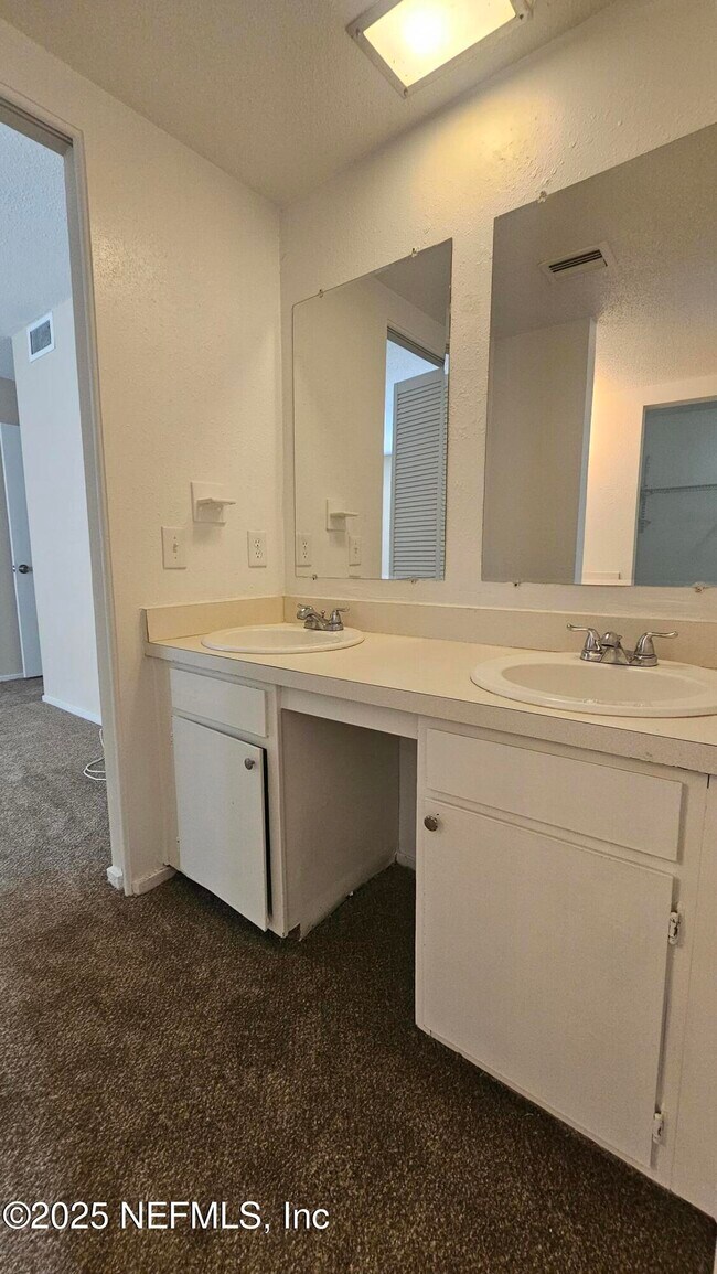 Building Photo - 7767 Las Palmas Way
