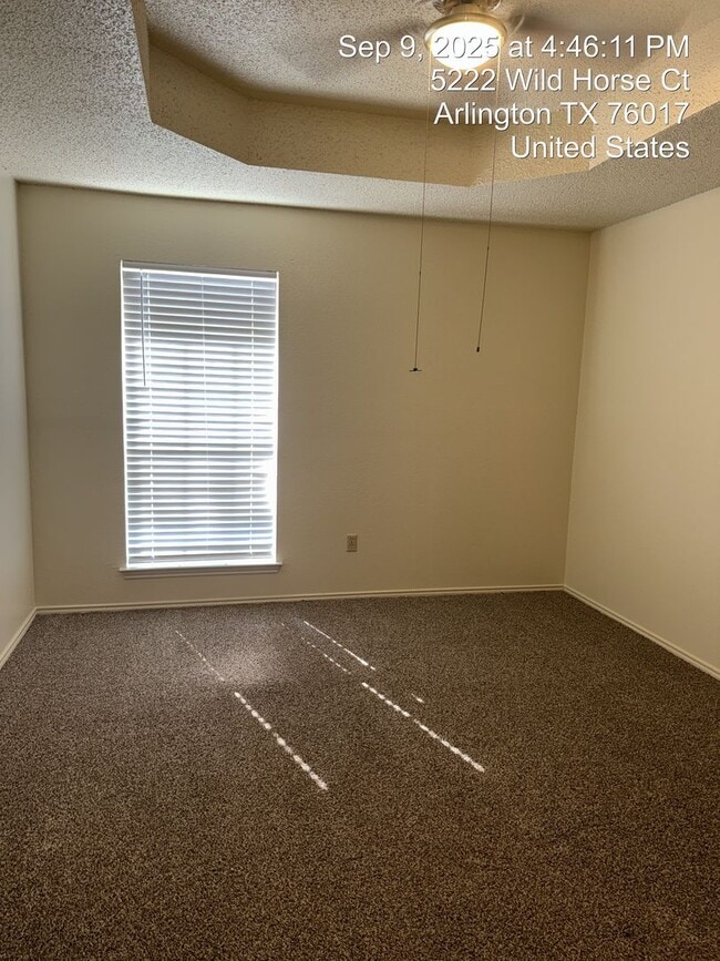 Building Photo - 5220 Wild Horse Ct