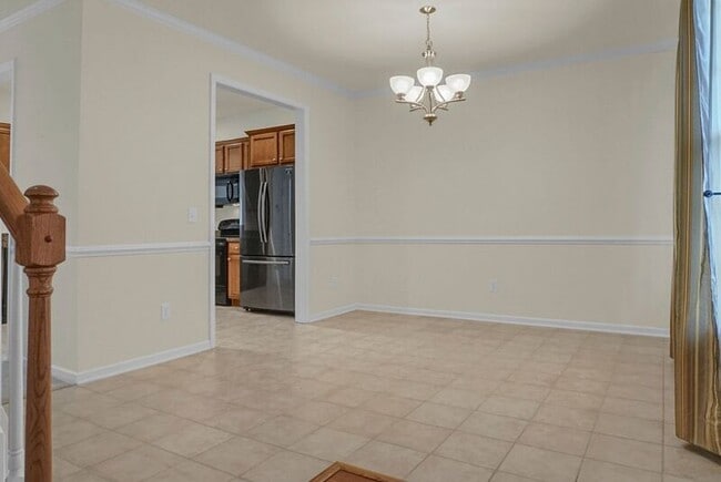 Building Photo - 215 Hemingway Cir