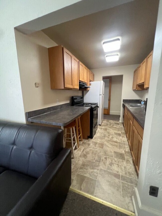 Building Photo - 430 Packard St