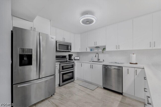 Building Photo - 108 SE 47th St