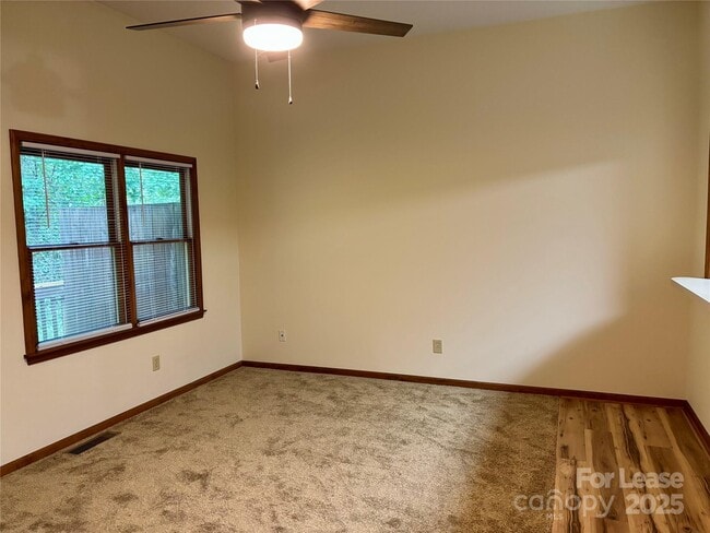 Building Photo - 125 Hillcrest Dr