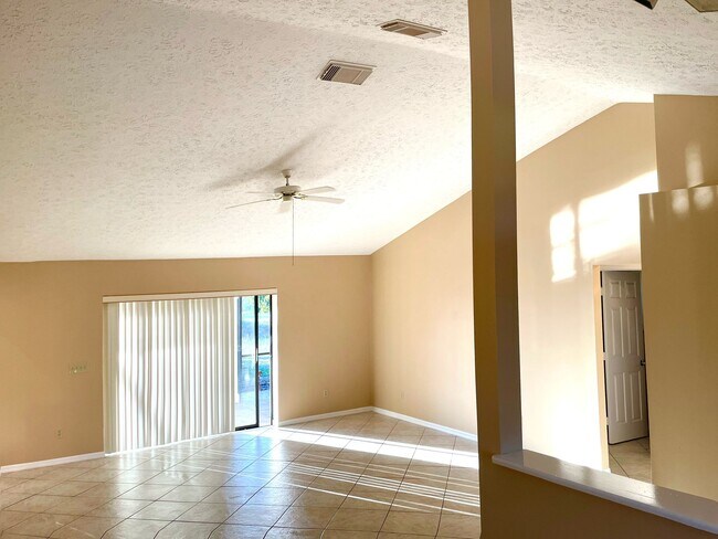 Building Photo - 5400 NW Emblem St