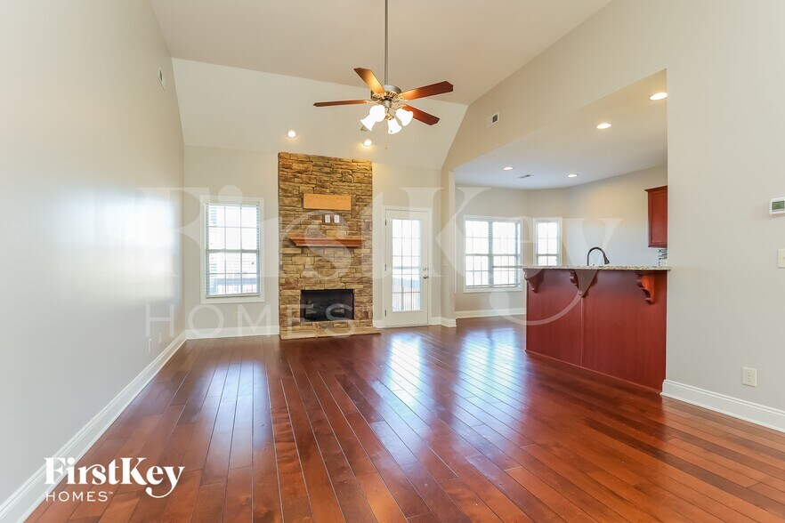 Building Photo - 3724 Windhaven Ct