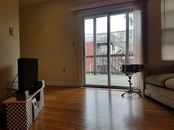 Building Photo - 115 Trenton St