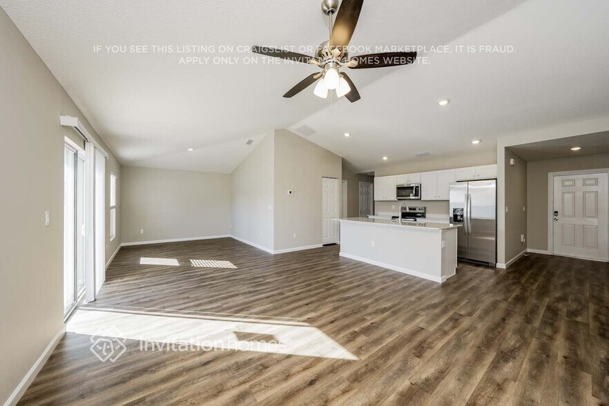 Building Photo - 739 SW Goodrich St